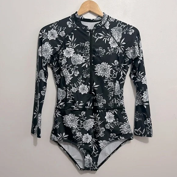 One-piece swimwear / surfing wear size M - Picture 2 of 3